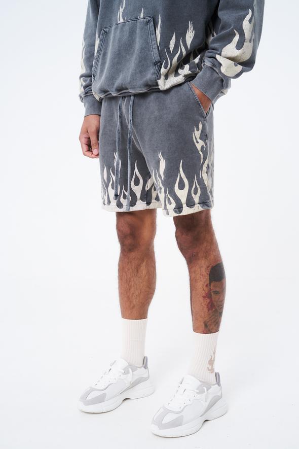 DISTRESSED FLAME GRAPHIC SHORTS - Drakkar shop